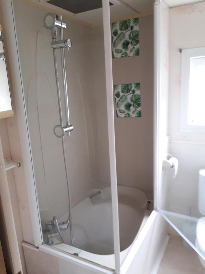 Mobile Home Le Clos De See Chérencé-le-Roussel المظهر الخارجي الصورة
